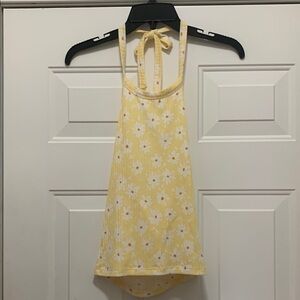 4/$10 Mudd size small yellow/white daisy print halter top